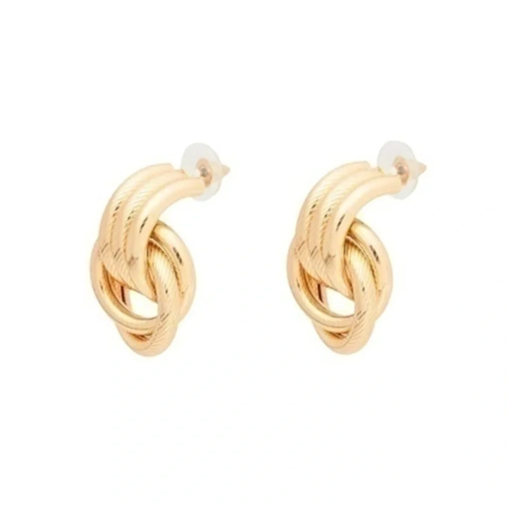 NWB Hoop gold Earrings